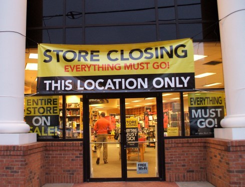 borders_closing Brookwood borders "Store closing" sign